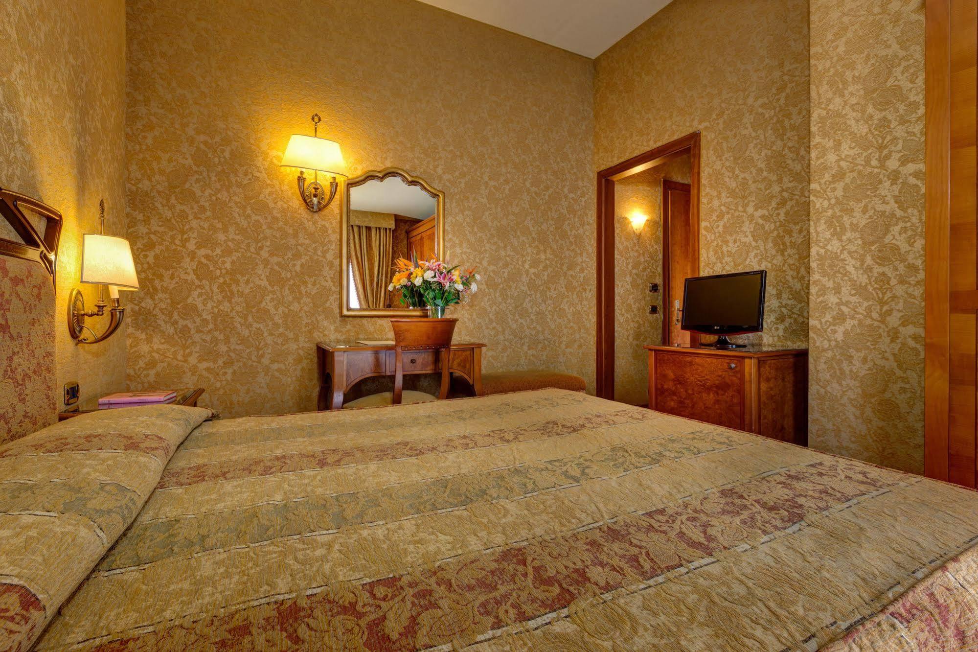 Hotel Villa Morgagni Rom Exteriör bild